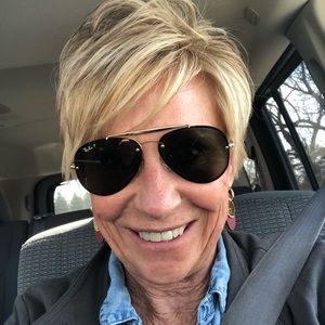 Meet your Posher, Suzanne